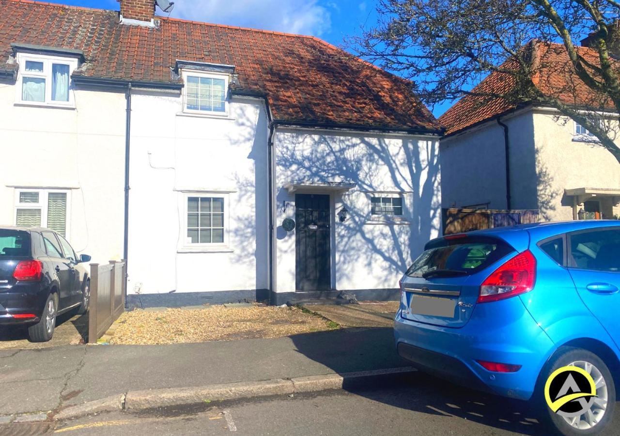 Delightful London Chalet House บรอมลีย์ ภายนอก รูปภาพ