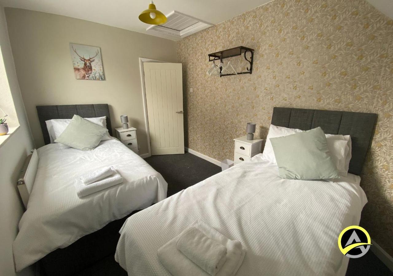 Delightful London Chalet House บรอมลีย์ ภายนอก รูปภาพ