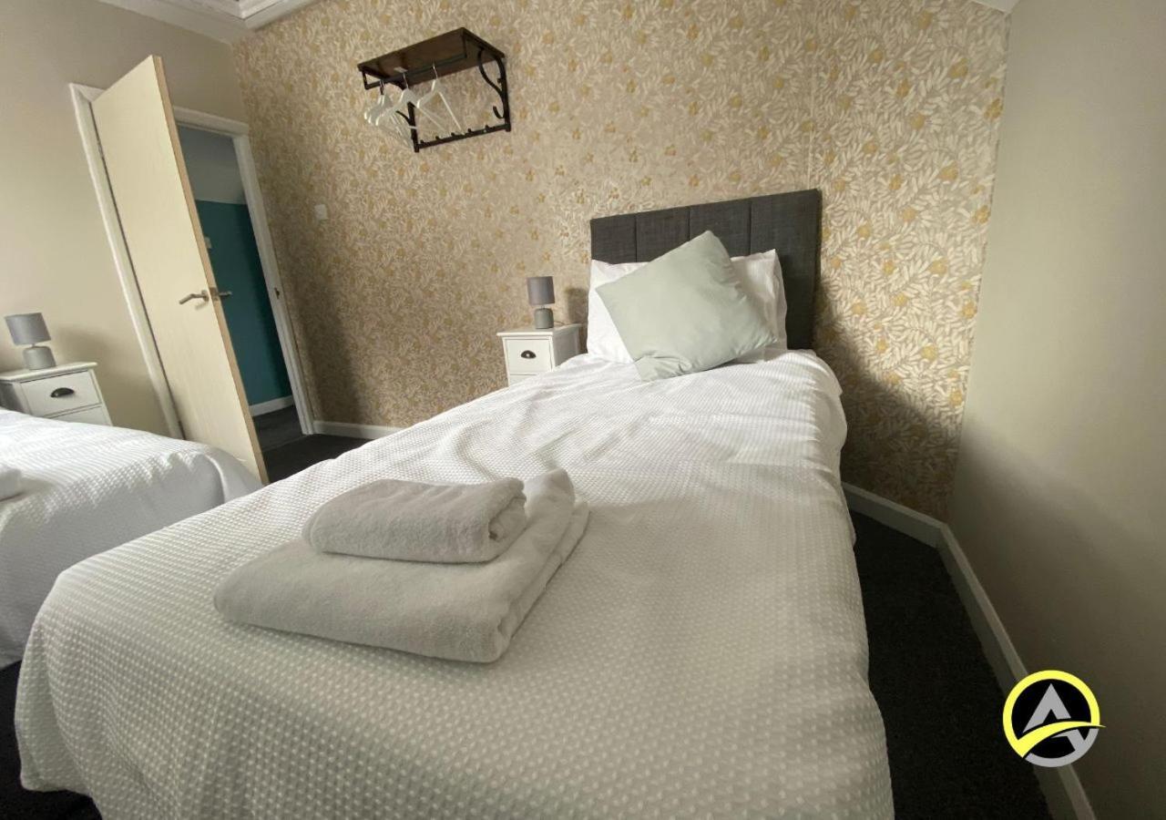 Delightful London Chalet House บรอมลีย์ ภายนอก รูปภาพ